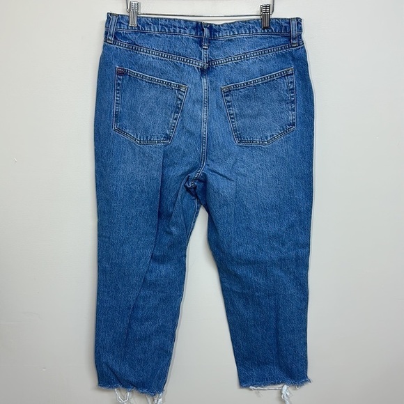Urban Outfitters BDG Slim Straight Medium Wash Blue Jeans Distressed Denim 32 - Picture 5 of 7